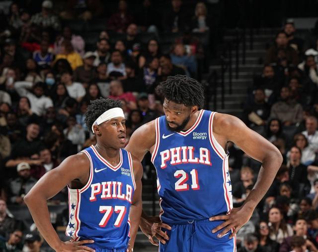 76人主帅点评首发五虎:恩比德遇到了困难